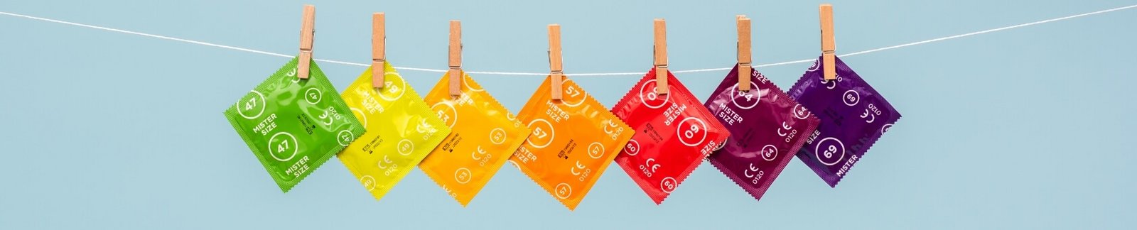 Kondoms Mister Size f&#39;qisien differenti fuq linja